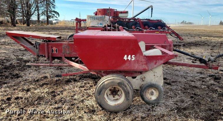 image for item EA2791 IH 445T small square baler