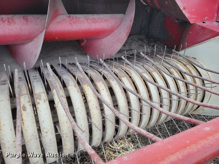 image for item EA2791 IH 445T small square baler