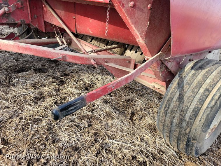 image for item EA2791 IH 445T small square baler