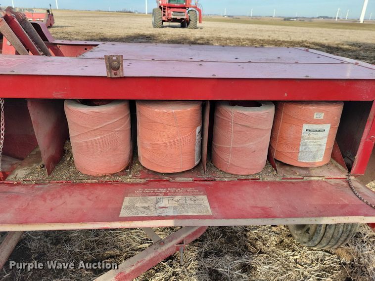 image for item EA2791 IH 445T small square baler