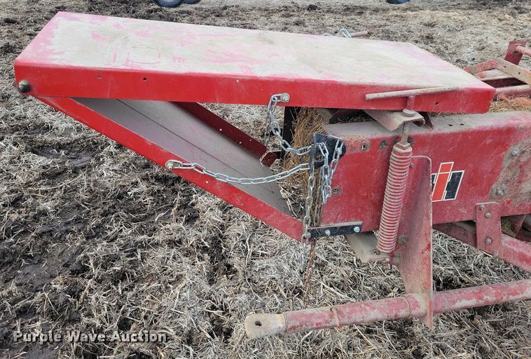 image for item EA2791 IH 445T small square baler