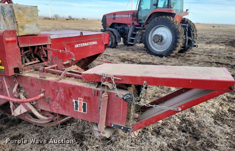 image for item EA2791 IH 445T small square baler
