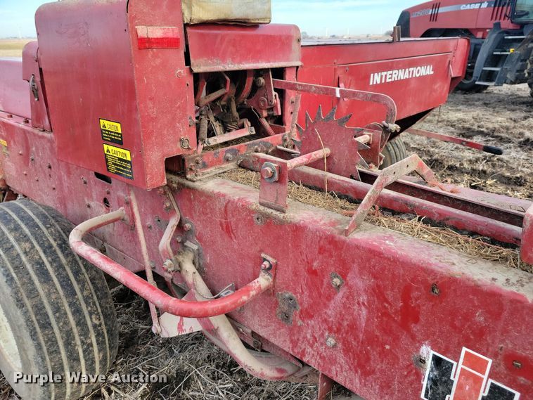 image for item EA2791 IH 445T small square baler