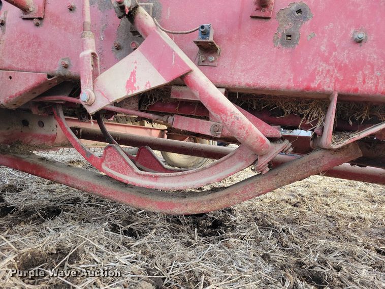 image for item EA2791 IH 445T small square baler