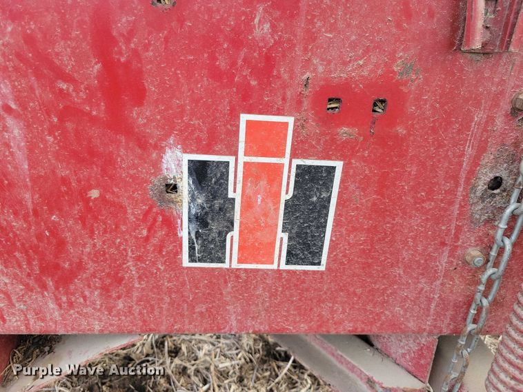 image for item EA2791 IH 445T small square baler