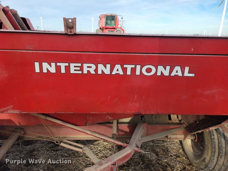 image for item EA2791 IH 445T small square baler