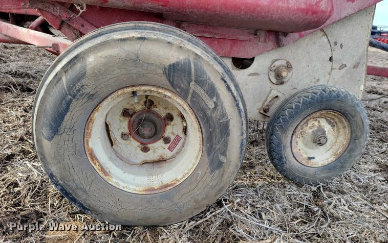 image for item EA2791 IH 445T small square baler