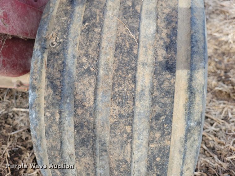 image for item EA2791 IH 445T small square baler