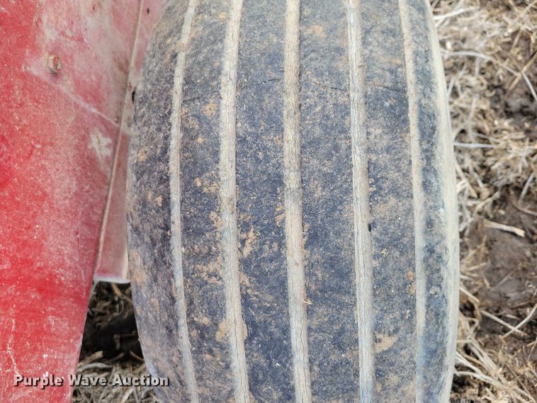 image for item EA2791 IH 445T small square baler