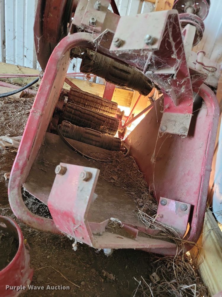 image for item EA2791 IH 445T small square baler