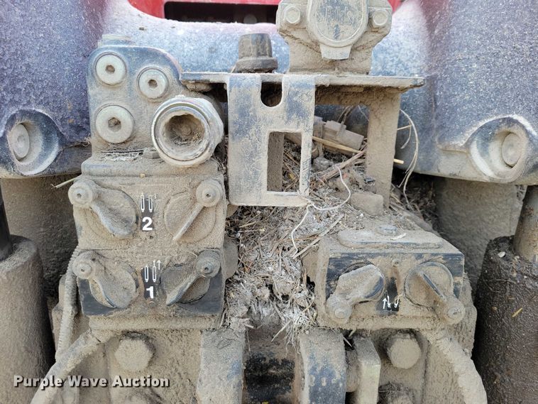 image for item EA2793 2001 Case IH MX200 tractor