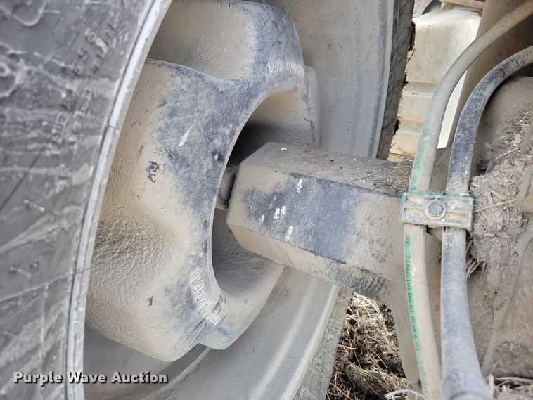 image for item EA2793 2001 Case IH MX200 tractor