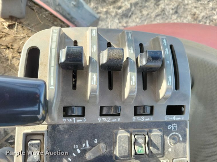 image for item EA2793 2001 Case IH MX200 tractor