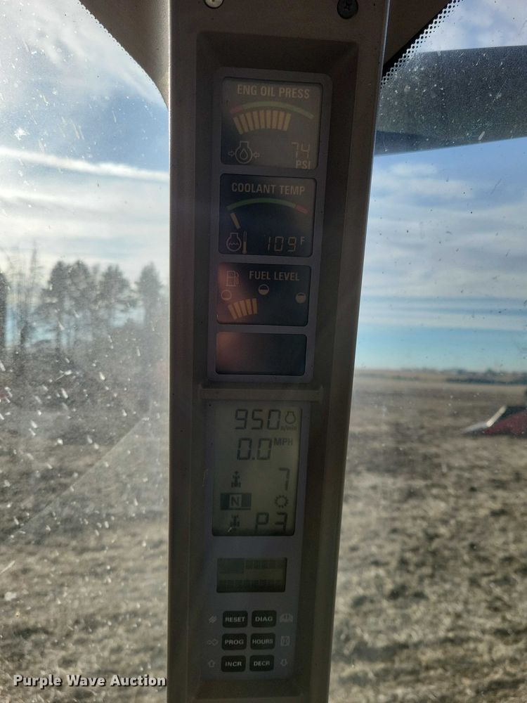 image for item EA2793 2001 Case IH MX200 tractor