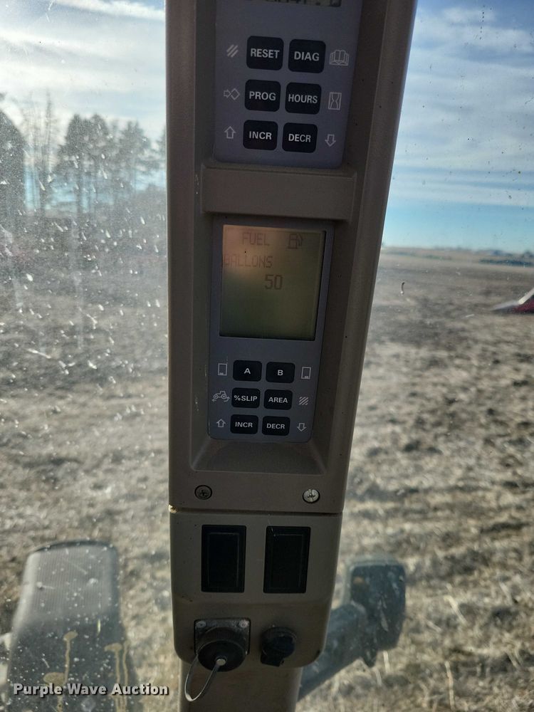 image for item EA2793 2001 Case IH MX200 tractor