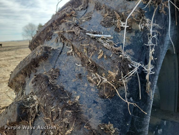 image for item EA2793 2001 Case IH MX200 tractor