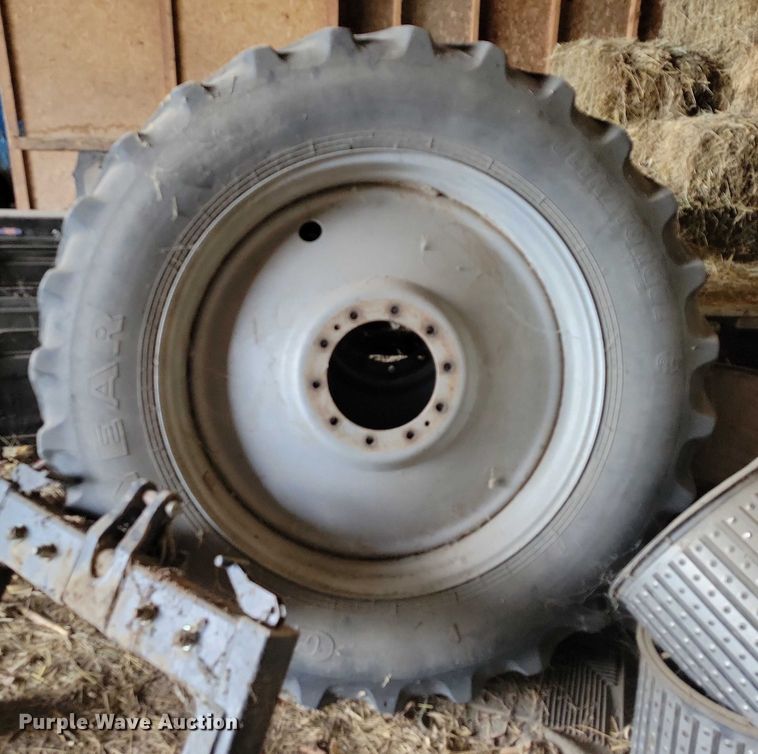 image for item EA2793 2001 Case IH MX200 tractor