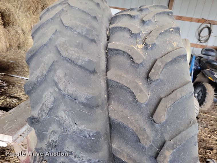 image for item EA2793 2001 Case IH MX200 tractor