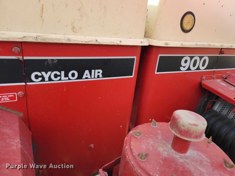 image for item EA2802 Case IH 900 Cyclo Air planter