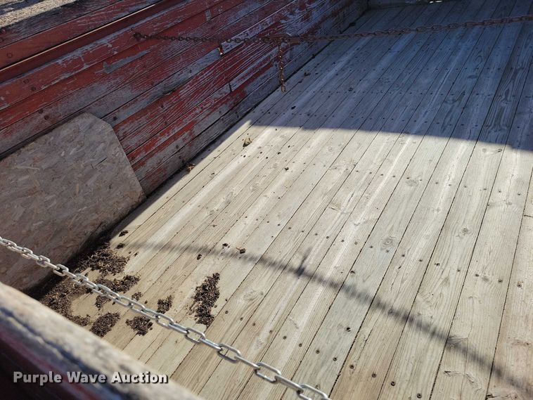 image for item EA2804 1970 International Loadstar 1600 grain truck