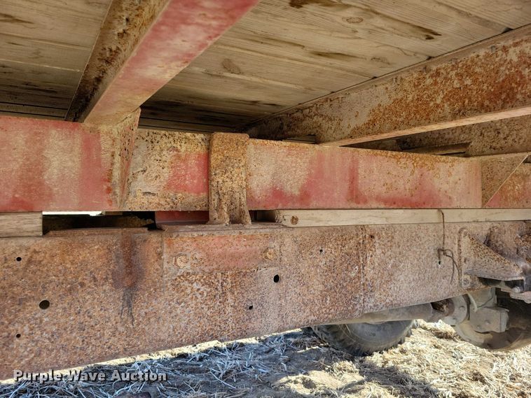 image for item EA2804 1970 International Loadstar 1600 grain truck