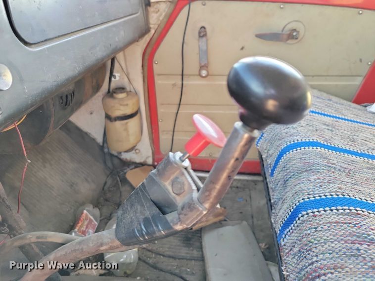 image for item EA2804 1970 International Loadstar 1600 grain truck