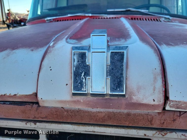 image for item EA2804 1970 International Loadstar 1600 grain truck