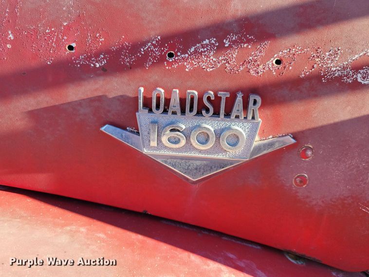 image for item EA2804 1970 International Loadstar 1600 grain truck