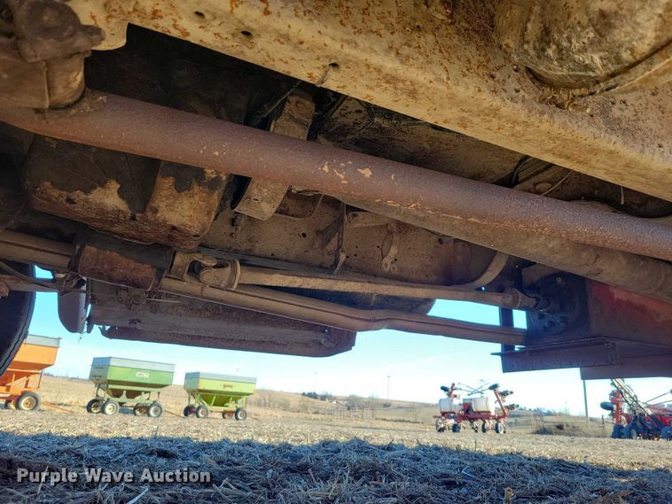 image for item EA2804 1970 International Loadstar 1600 grain truck