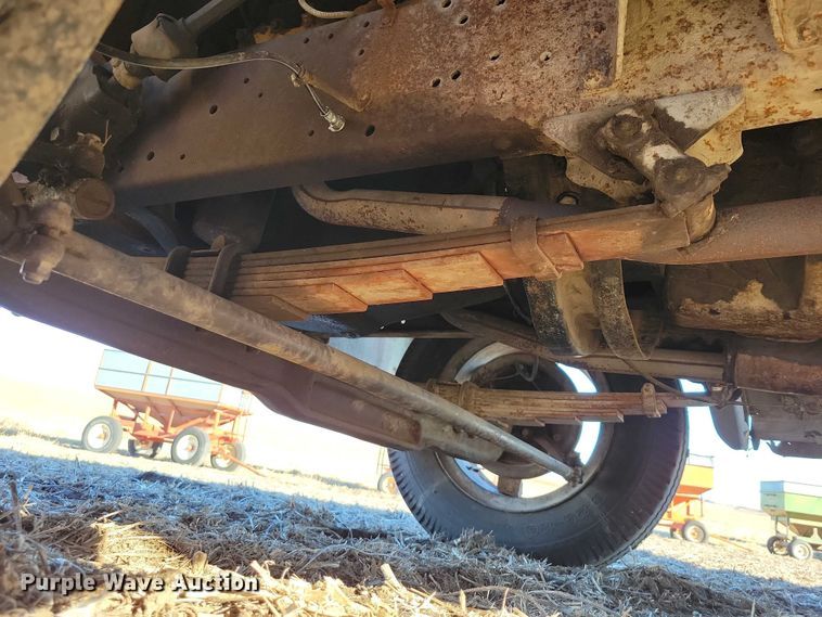 image for item EA2804 1970 International Loadstar 1600 grain truck