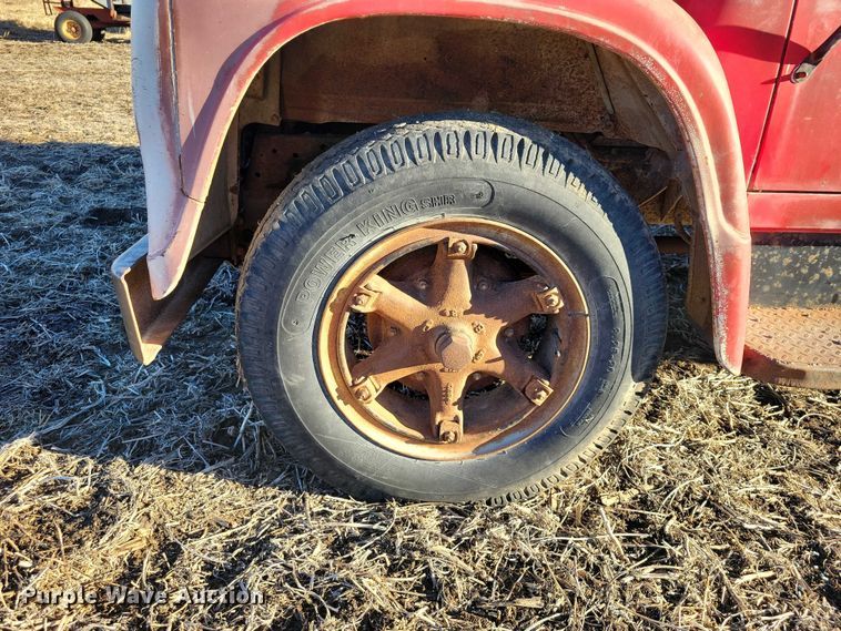 image for item EA2804 1970 International Loadstar 1600 grain truck