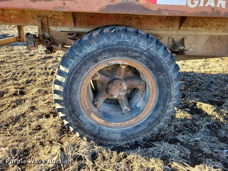 image for item EA2804 1970 International Loadstar 1600 grain truck