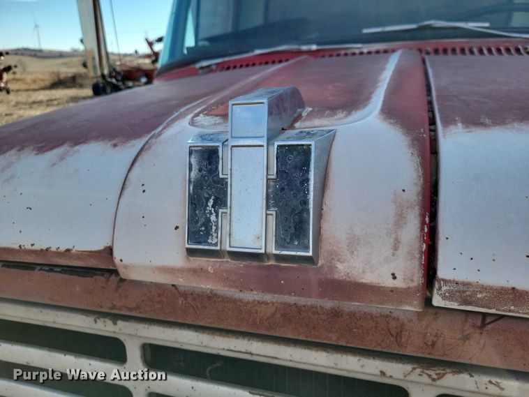 image for item EA2804 1970 International Loadstar 1600 grain truck