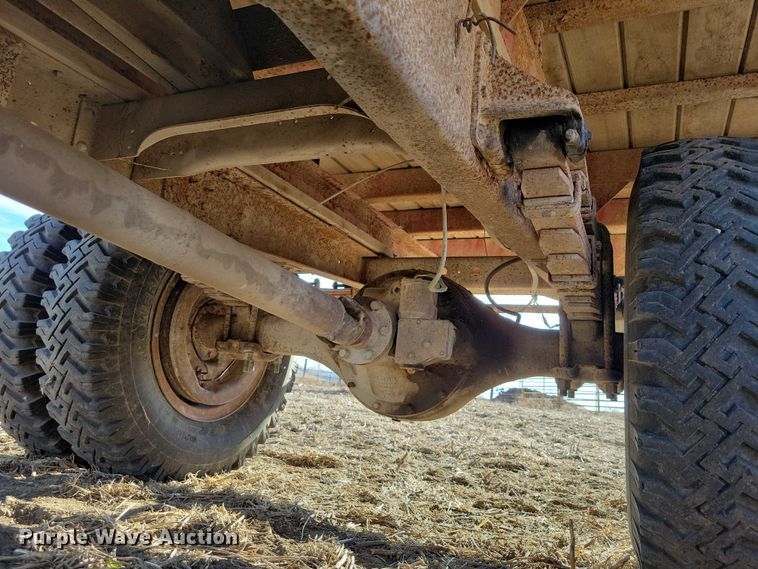 image for item EA2804 1970 International Loadstar 1600 grain truck