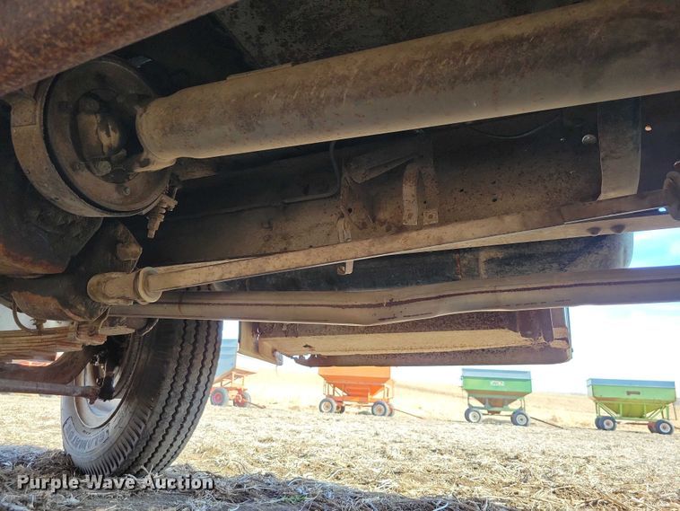 image for item EA2804 1970 International Loadstar 1600 grain truck