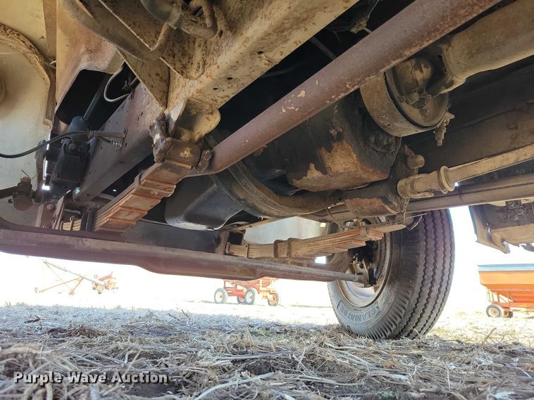 image for item EA2804 1970 International Loadstar 1600 grain truck