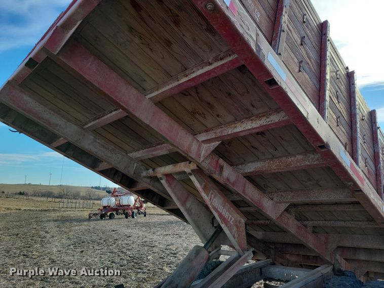 image for item EA2804 1970 International Loadstar 1600 grain truck