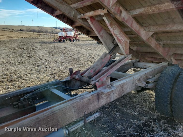 image for item EA2804 1970 International Loadstar 1600 grain truck