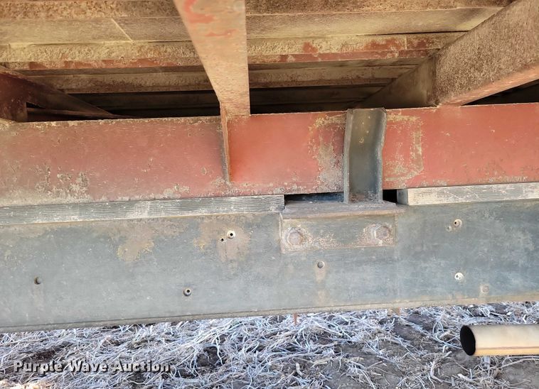 image for item EA2805 1977 IH Loadstar 1700 grain truck