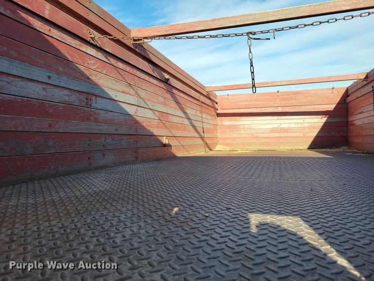 image for item EA2805 1977 IH Loadstar 1700 grain truck