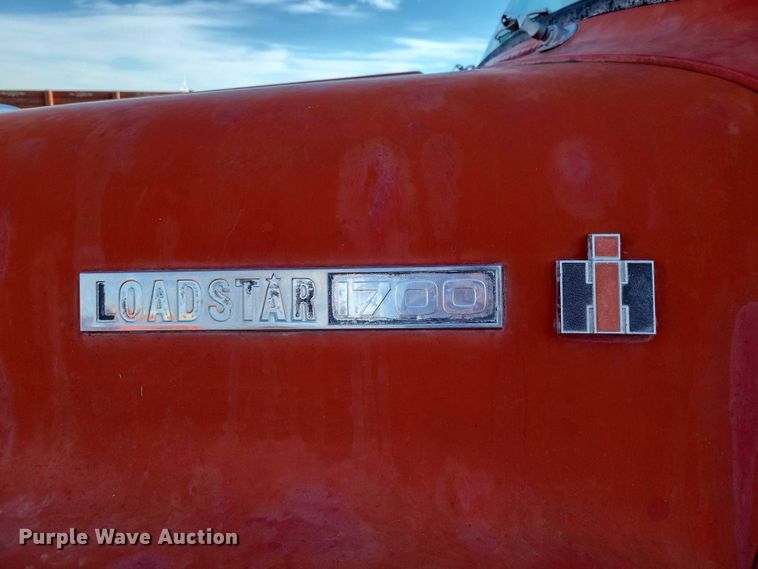 image for item EA2805 1977 IH Loadstar 1700 grain truck