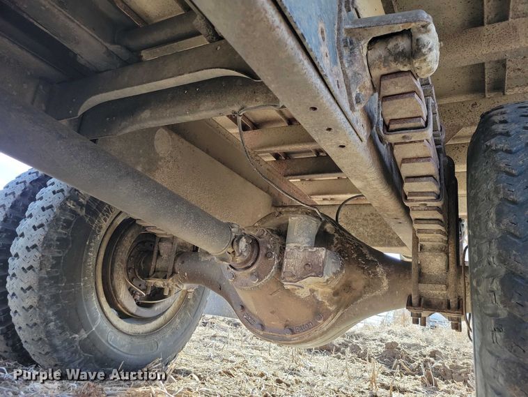 image for item EA2805 1977 IH Loadstar 1700 grain truck