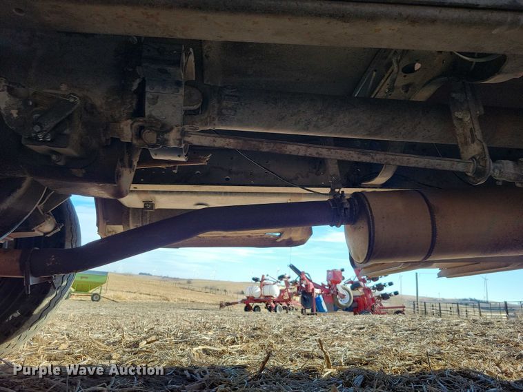 image for item EA2805 1977 IH Loadstar 1700 grain truck