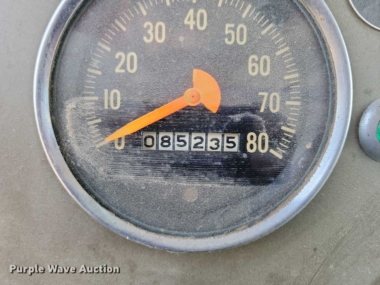 image for item EA2805 1977 IH Loadstar 1700 grain truck