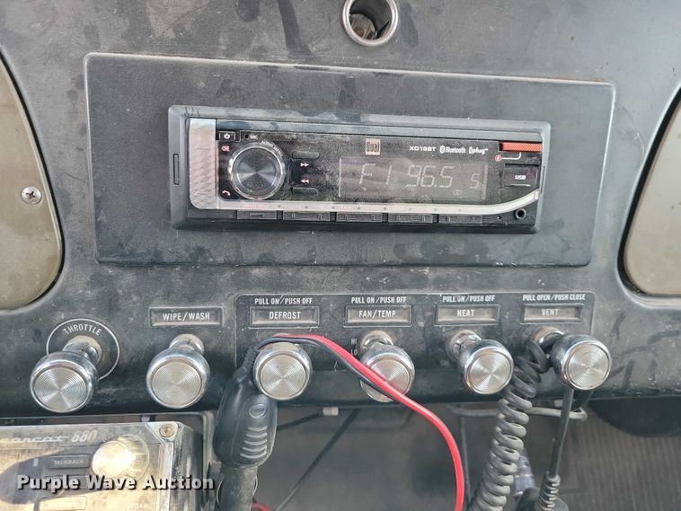 image for item EA2805 1977 IH Loadstar 1700 grain truck