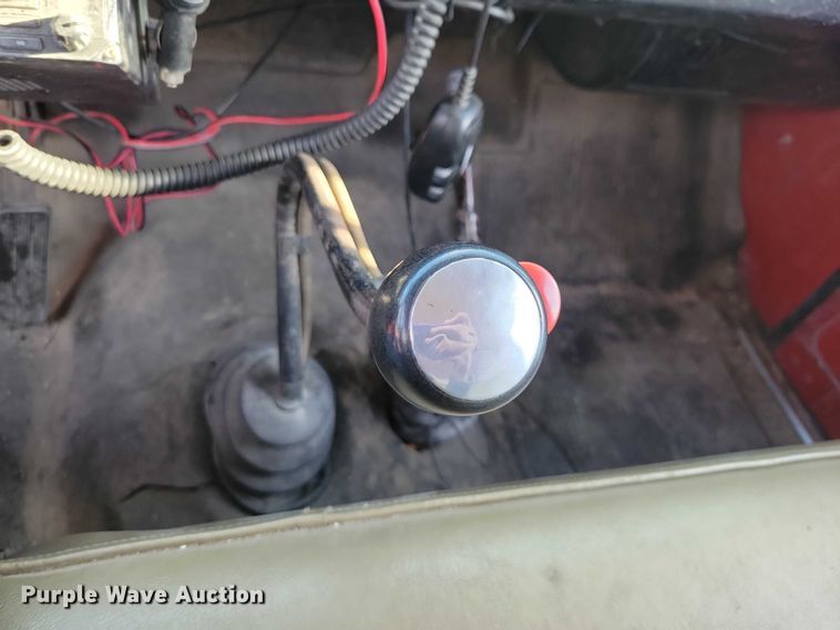 image for item EA2805 1977 IH Loadstar 1700 grain truck