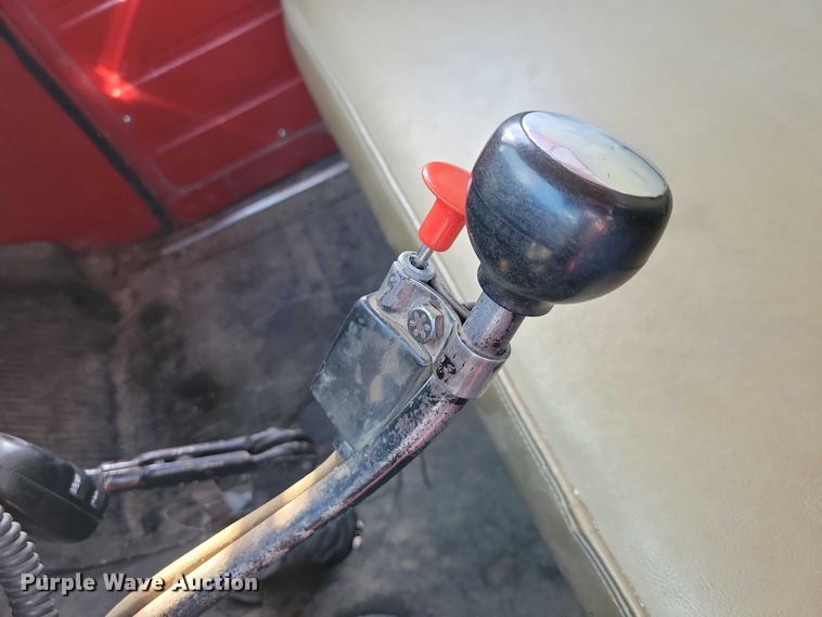 image for item EA2805 1977 IH Loadstar 1700 grain truck