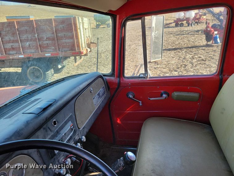 image for item EA2805 1977 IH Loadstar 1700 grain truck