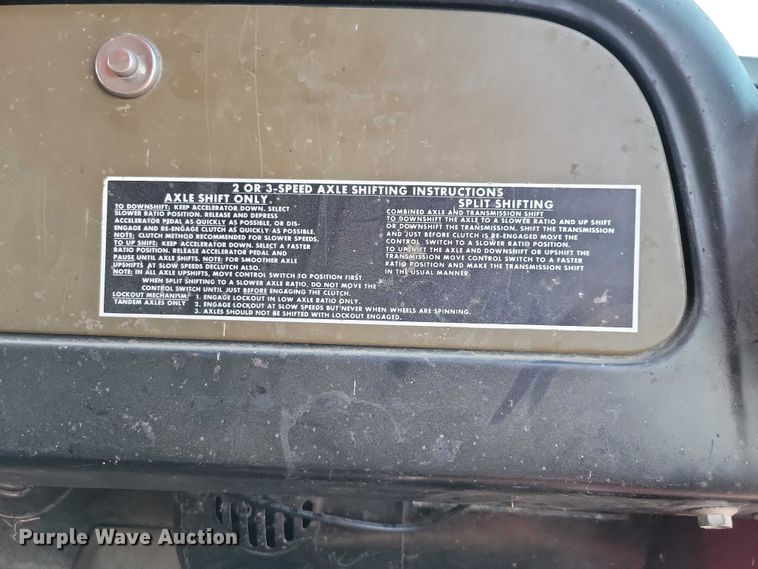 image for item EA2805 1977 IH Loadstar 1700 grain truck