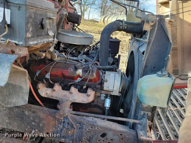 image for item EA2805 1977 IH Loadstar 1700 grain truck